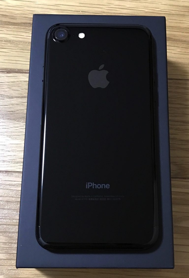 Iphone7 ジェットブラックをピックアップget しかし すでに傷が Gatti Blog ガッチブログ